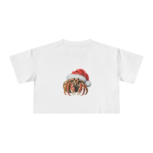 Christmas Hermit Crab Crop Tee – Festive Santa Hat Beach Vibes